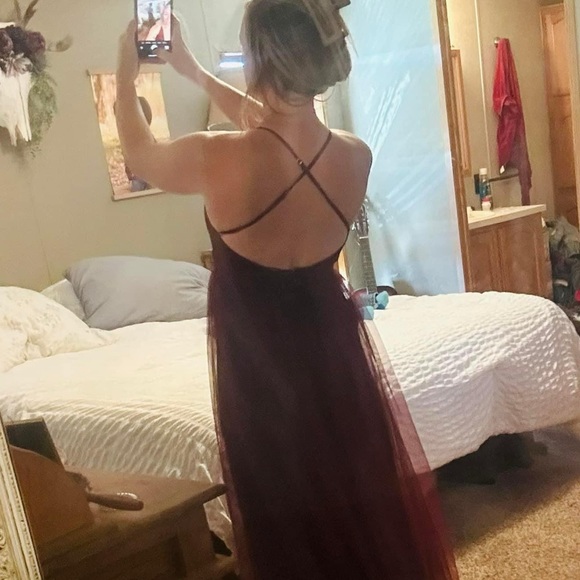 Beautiful burgundy dress. Bought for a wedding but never wore - Picture 2 of 2